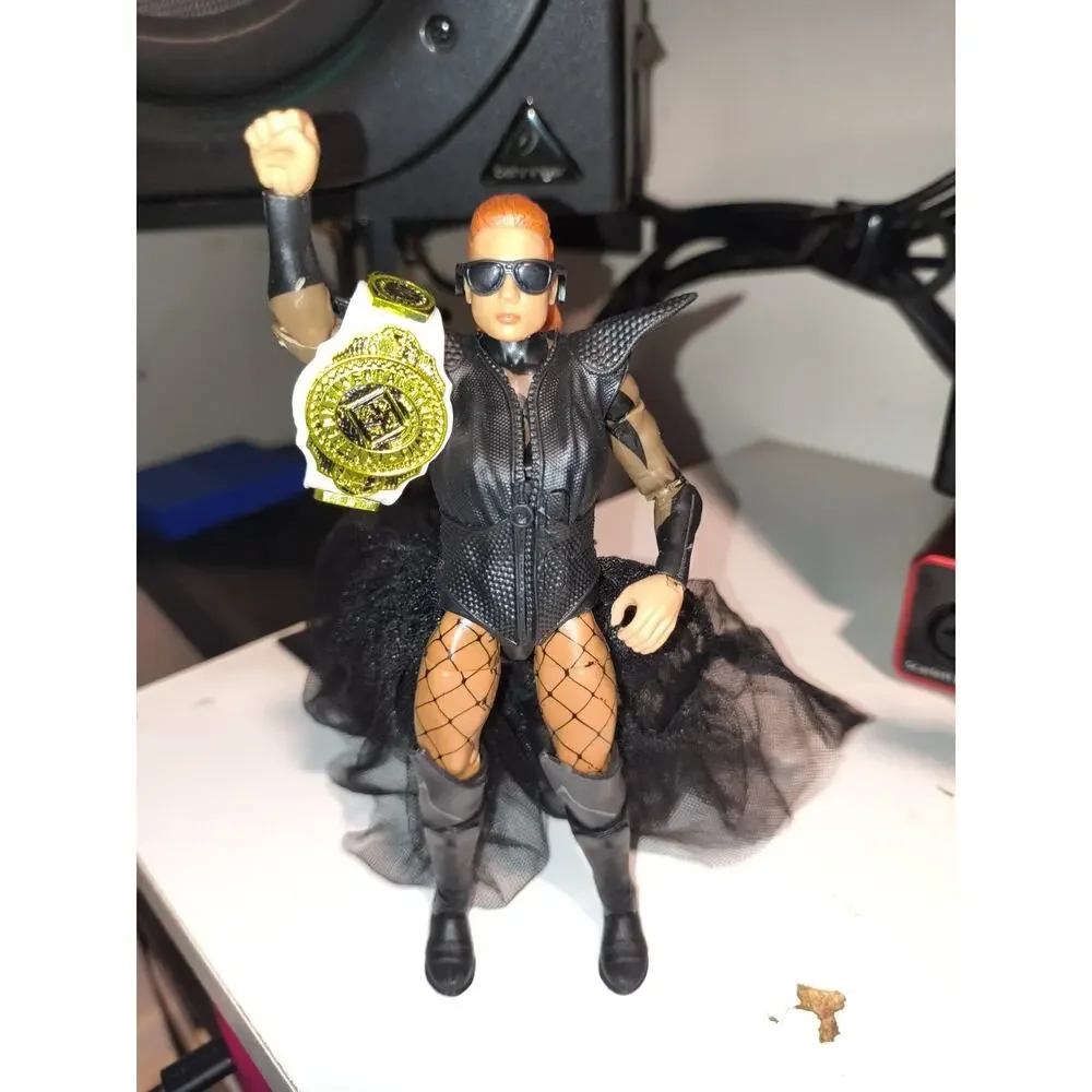 Wwe Elite set Seth Rollins & Becky Lynch With Accessories And Championship Belts